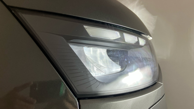 Volkswagen Transporter T32 Swb Electric 160kW 65kWh Commerce Pro Van Auto